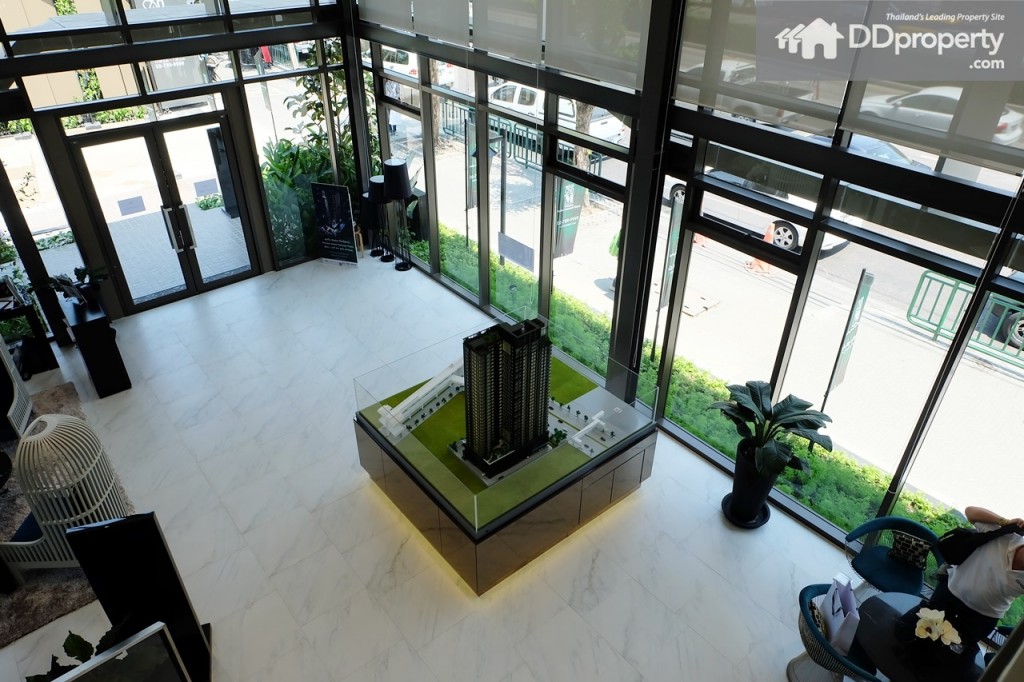 Whizdom Station Ratchada-ThrapraDSCF2006