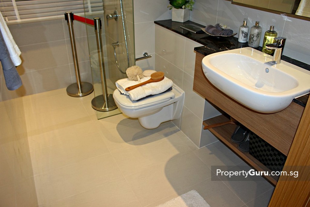 trilinq common bathroom