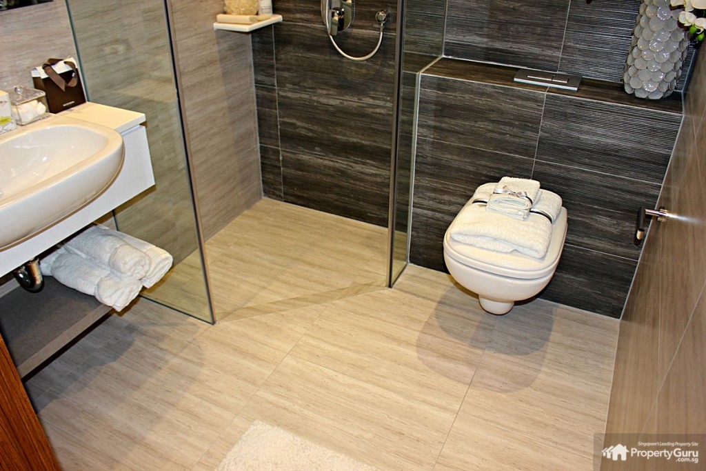 trilive common bathroom 4 BR