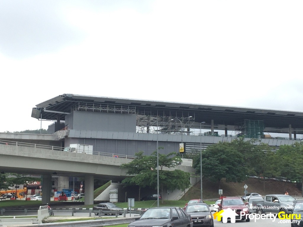 002 J.Dupion - MRT Station