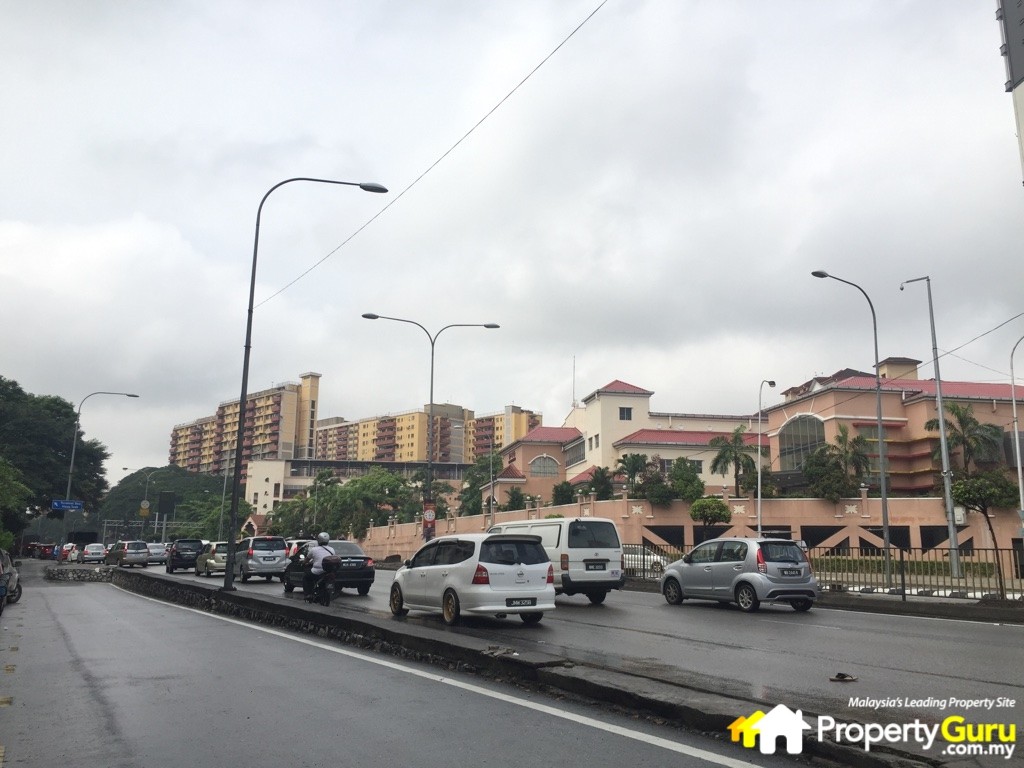 004 J.Dupion - Weekend Traffic