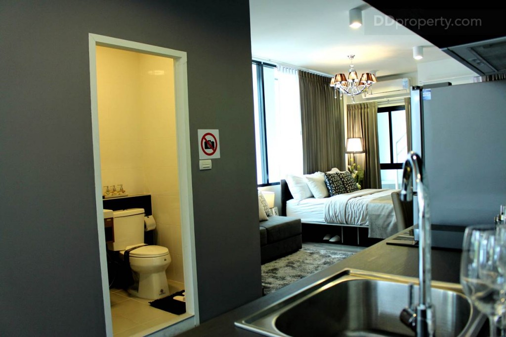 มุนในสุดเป็นส่วนของห้องนอน สำหรับไอเดียของคนที่ชอบอยู่อาศัยแบบเปิดโล่ง ไม่มีฉากกั้นห้องเหมือนกับห้องสตูดิโอ