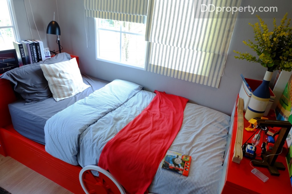 สำหรับห้องข้างในฝั่งซ้ายมือจะมีพื้นที่ขนาดเท่ากัน