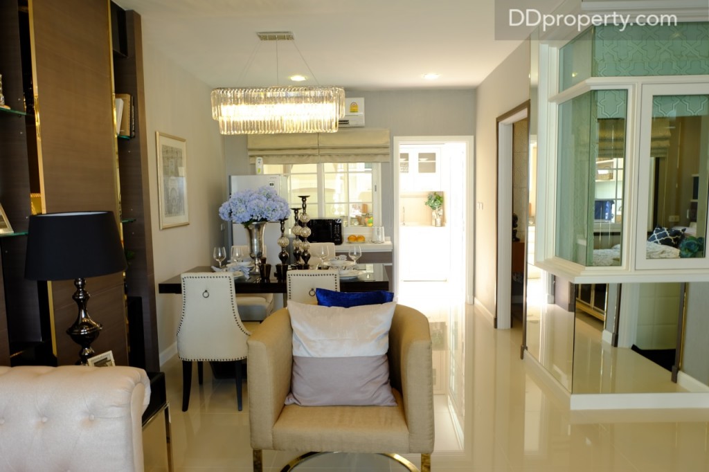 สำหรับ layout ชั้น 1 จะคล้ายกับบ้านแบบ Windsor เมื่อเปิดเข้ามาจะเป็นในส่วนของ living room