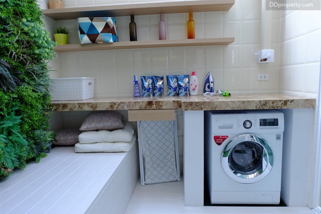 ทางโครงการเลือกแต่งพื้นที่อเนกประสงค์นี้เป็นห้องซักรีด