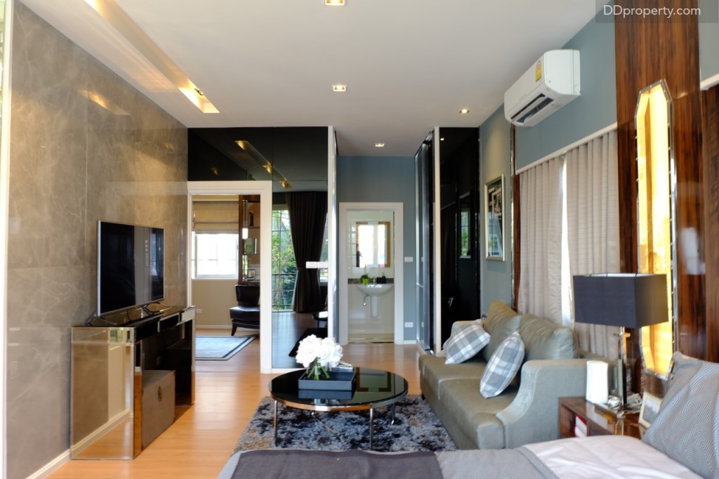 มุมเมื่อมองจากบริเวณเตียงนอน