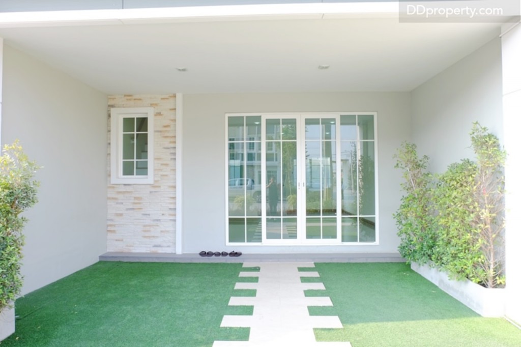 บ้านจริงพื้นหน้าบ้านจะเป็นปูนเปล่า