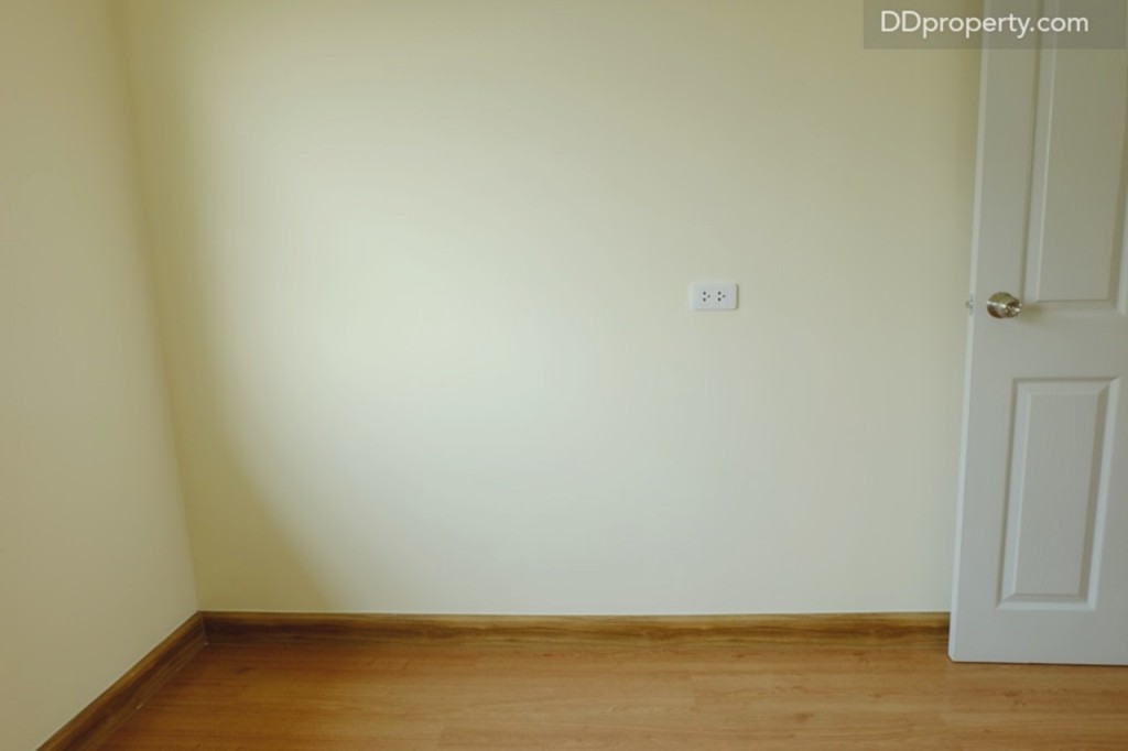 ห้องนอนริมที่มีขนาด 4x2 เมตร