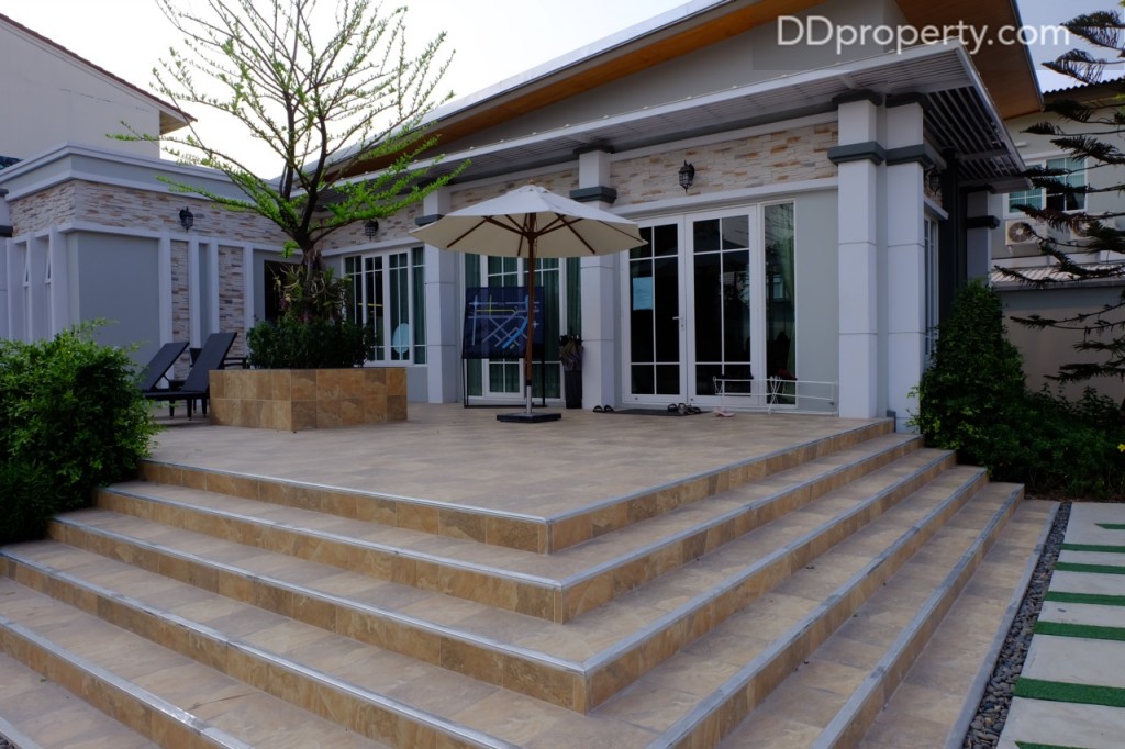 สำนักงานขายที่จะถูกเปลี่ยนเป็นคลับเฮ้าส์เมื่อสามารถปิดการขายได้หมด