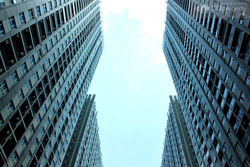 แมเนอร์ สนามบินน้ำ มีทั้งหมด 4 อาคาร แบ่งเป็นอาคาร A,B สูง 25 ชั้น 2 อาคาร และ อาคาร C,D สูง 35 ชั้น 2 อาคาร รวมห้องชุดพักอาศัย 1,848 ยูนิต