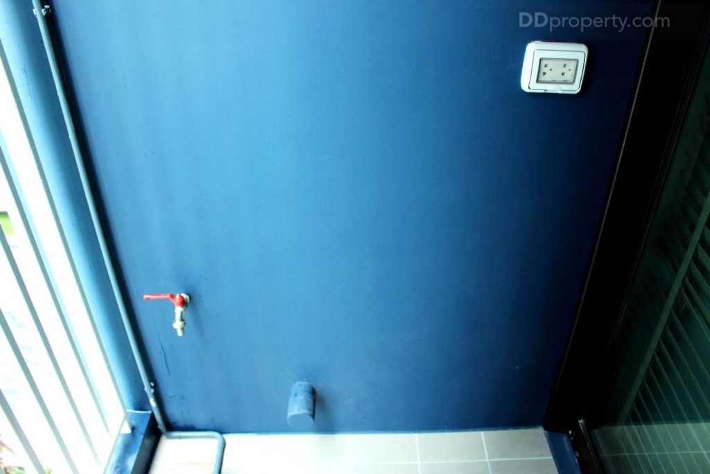 มีการติดตั้งระบบไฟ และท่อน้ำสำหรับวางเครื่องซักผ้า (ฝาหน้า)