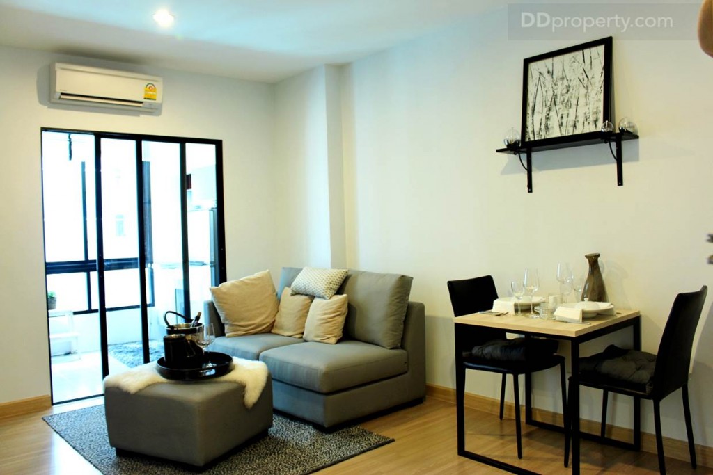 พื้นที่ภายในห้องแบบนี้มีความกว้างเพิ่มมากขึ้น ทำให้ห้องดูโปร่ง สบายตา