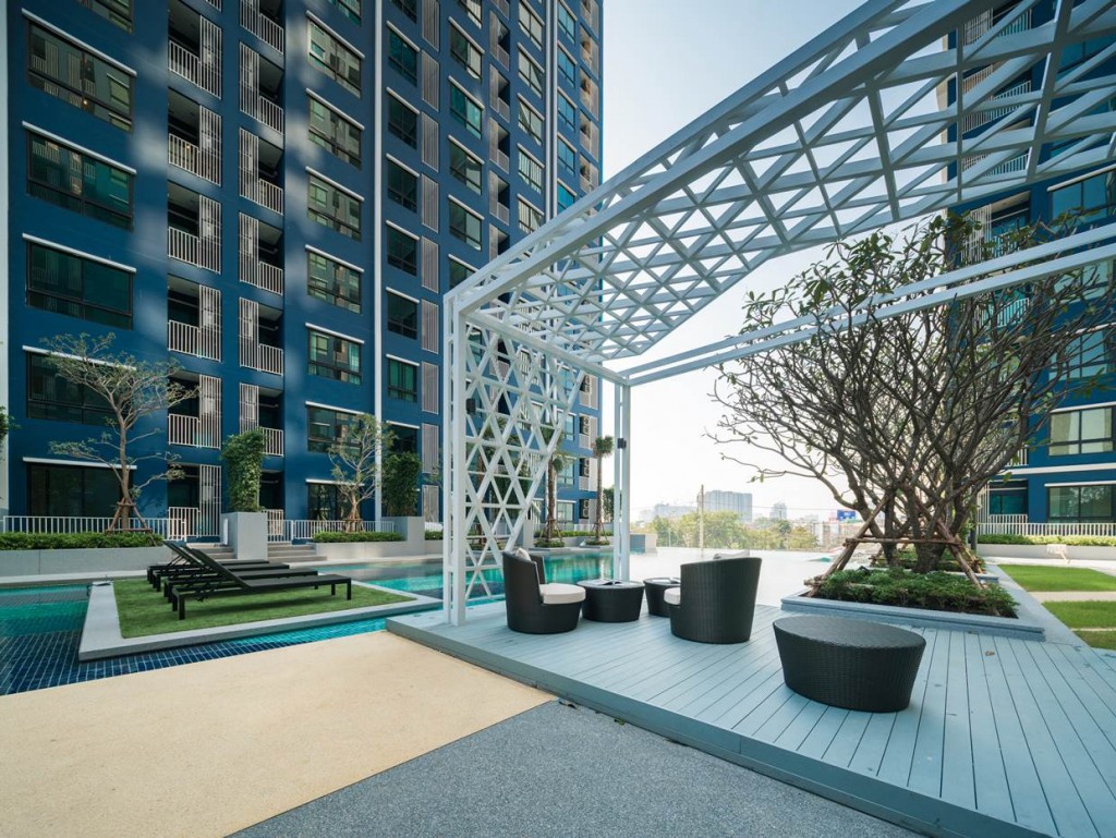 มีศาลานั่งเล่นพักผ่อนกลางแจ้ง