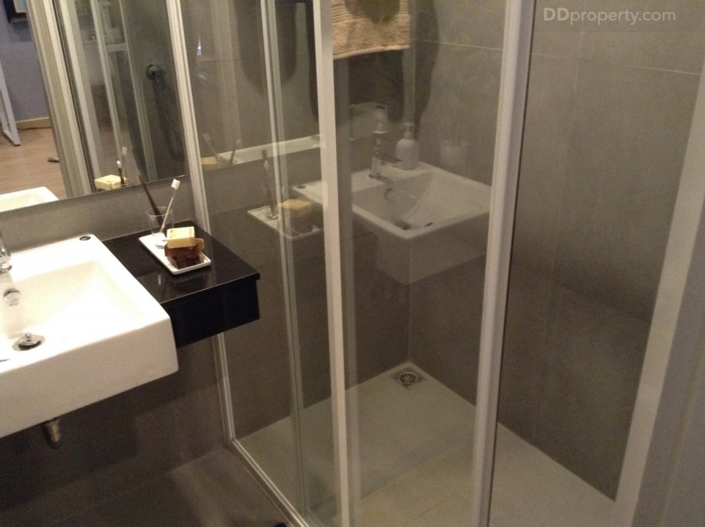 Motive Chaengwattanap30-026