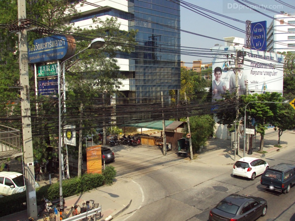 Motive Chaengwattanap9-006