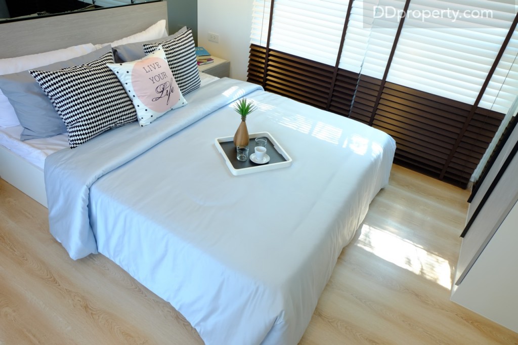 โซนสำหรับห้องนอน ขนาดเตียงที่จะทำให้เหลือพื้นที่ใช้สอยในโซนห้องนั่งเล่นเพิ่มขึ้นคือ 5 ฟุต