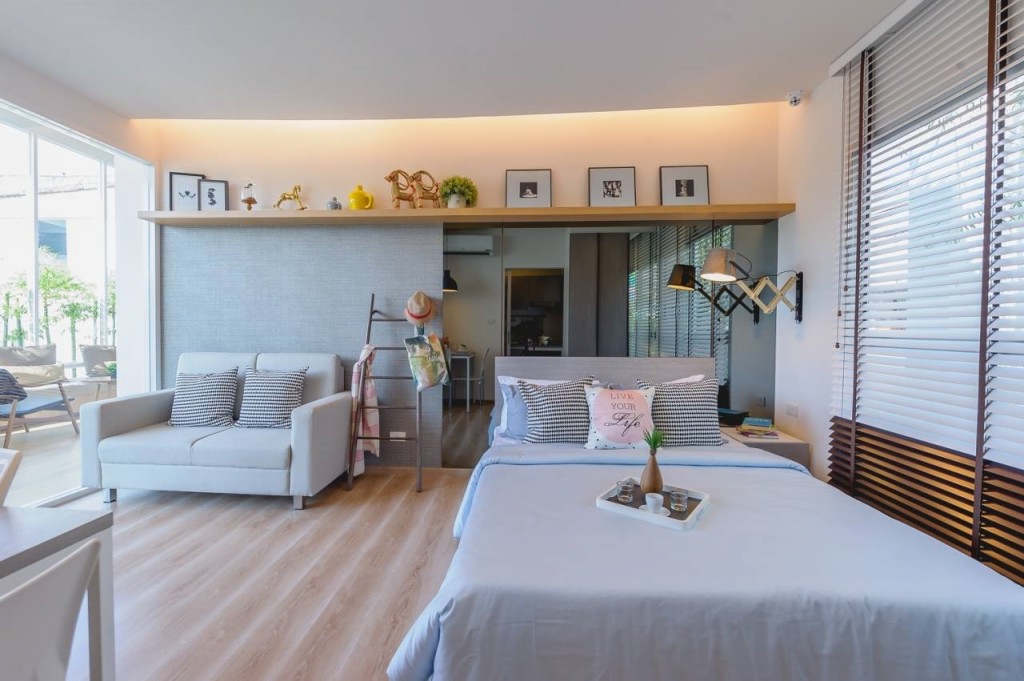 โครงการจะให้เป็นผนังพื้นสีขาวเรียบไม่มีกระจกเงา รวมถึงพื้นได้เป็นลามิเนตหนา 8 มม.