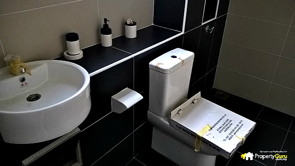 Seri Austin Master Bathroom