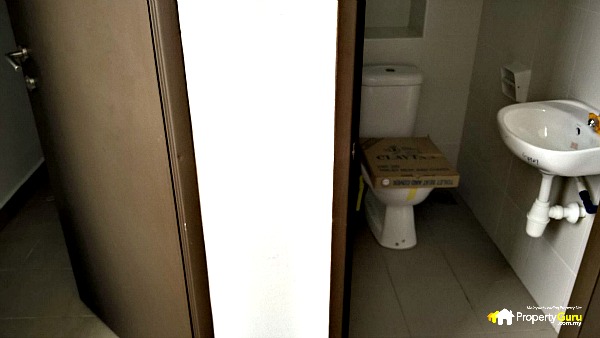 Seri Austin Utility Room and 3rd bathroom