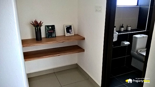 Seri Austin master bathroom2