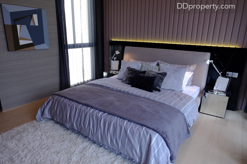 ห้อง Grand Master Bedroom สามารถจัดวางเตียงขนาด 6 ฟุต ได้สบายๆ