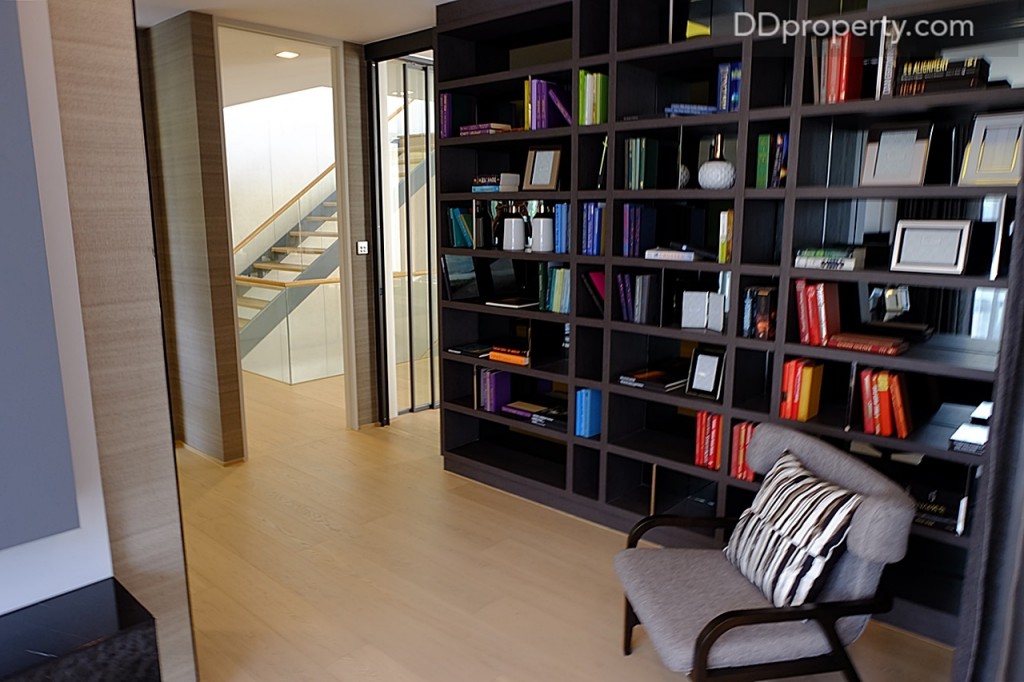 ส่วนจุดที่ติดกับ living สามารถทำเป็นโซน study ได้