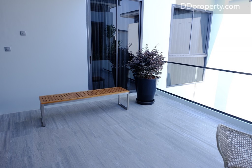 ขนาดพื้นที่กว้างพอจะใช้เป็นโซน living กลางแจ้งได้