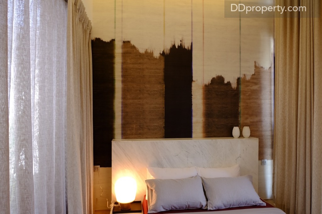 ผนังบ้านจริงจะได้เป็นแบบฉาบเรียบสีขาว