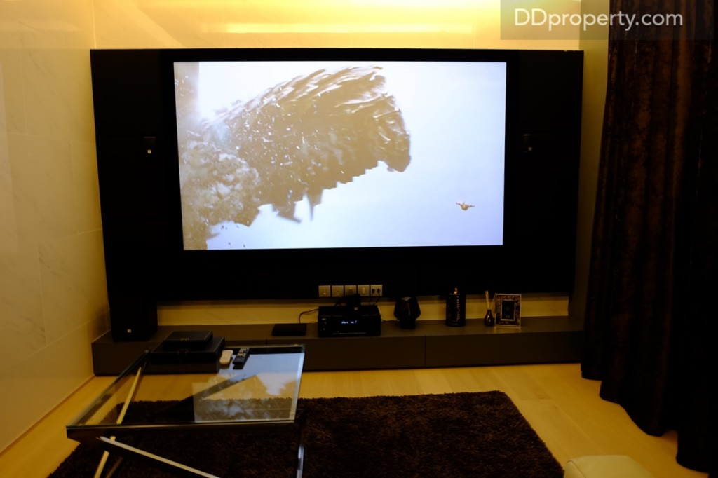 ทางโครงการเลือกแต่งเป็นห้องโฮมเธียเตอร์