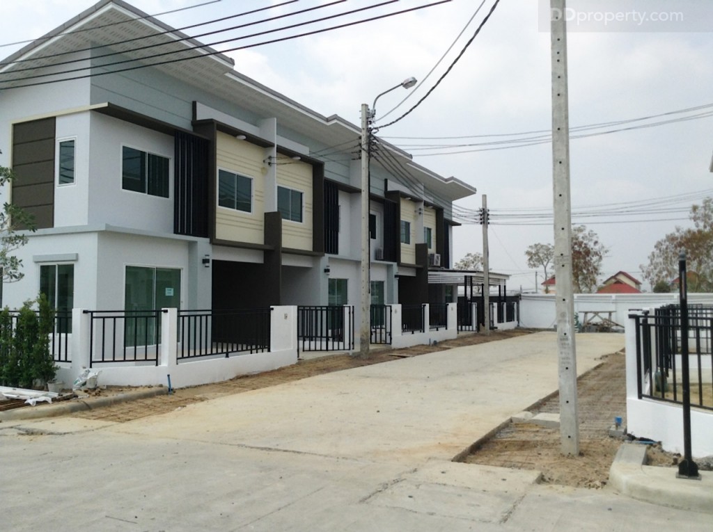 The Modish Bang Bua Thongp33-025