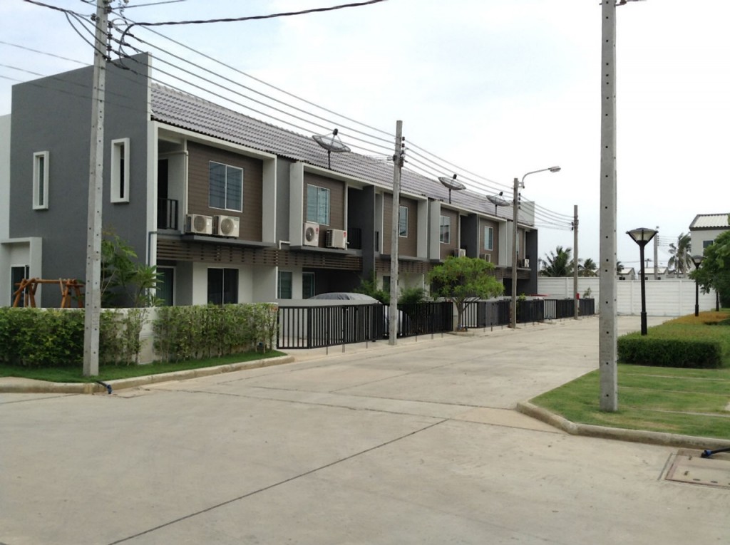 The Modish Bang Bua Thongp50-011