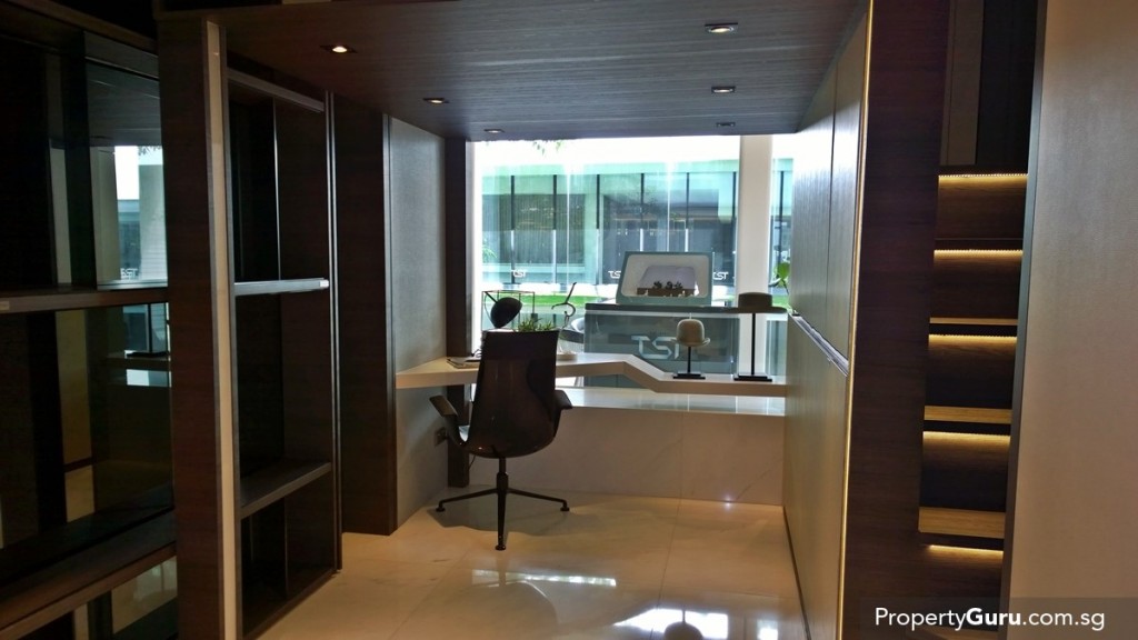 1BR bottom deck