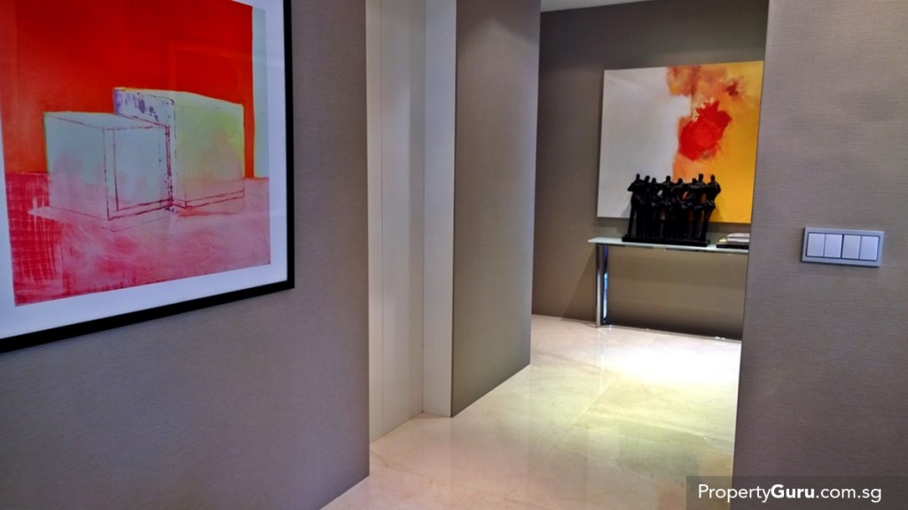 3BR private lift