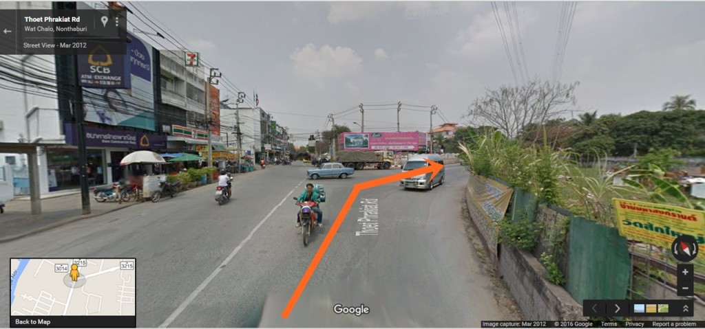 เมื่อเลี้ยวขวาแล้วให้ตรงเข้ามาเรื่อยๆประมาณ 700 เมตร จะพบโครงการอยู่ซ้ายมือ