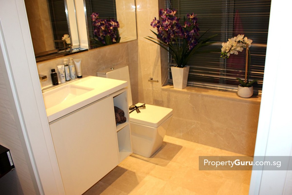 kingsford hillview peak master bathroom 3 BR 1