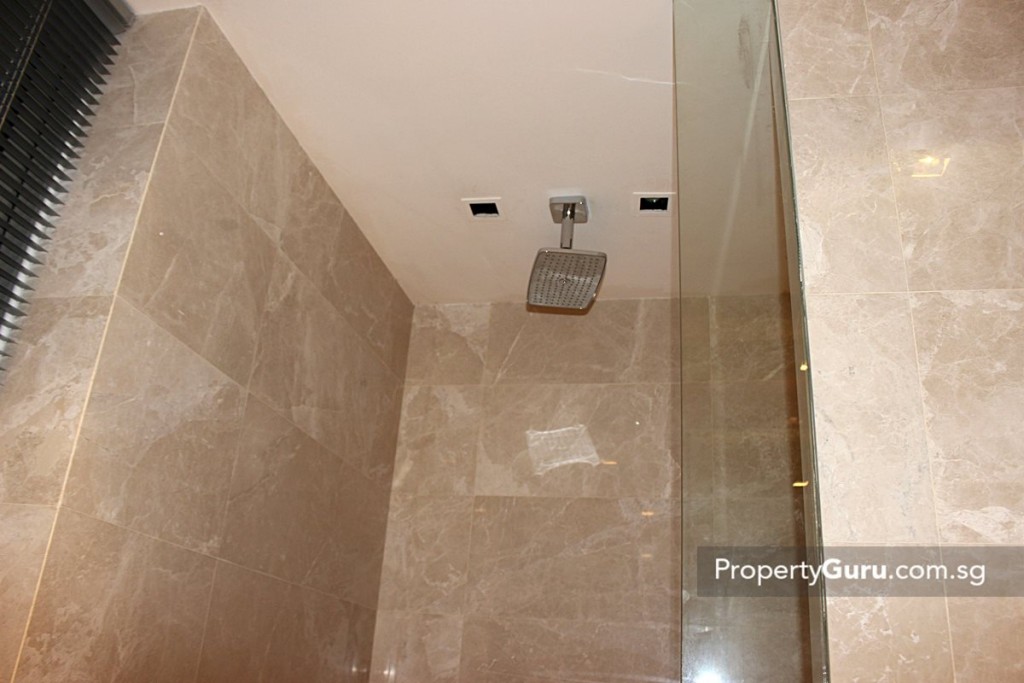 kingsford hillview peak master bathroom 3 BR 2