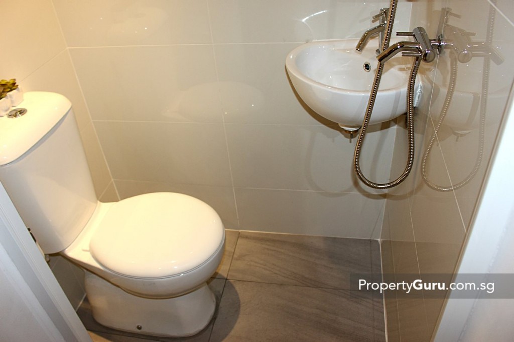riverbank @ fernvale water closet