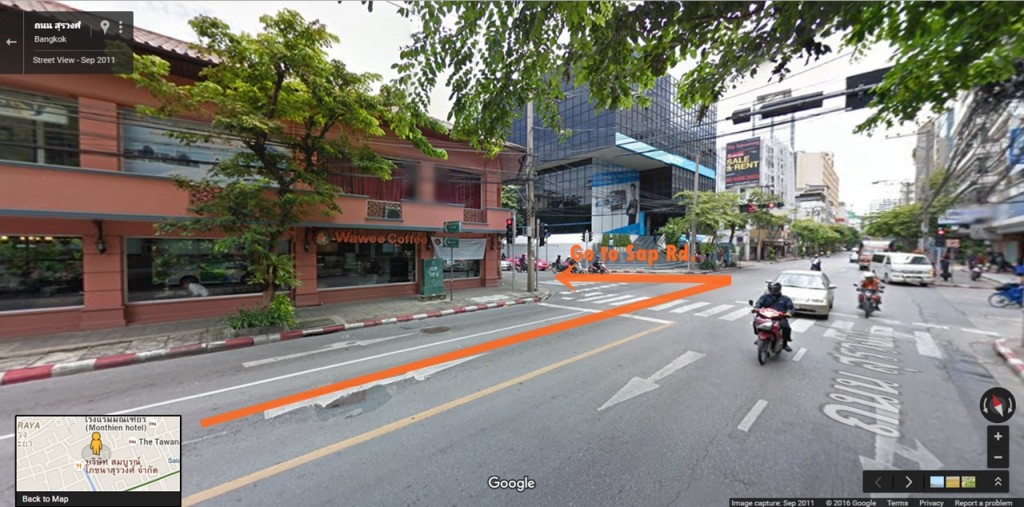 เมื่อถึงแยกแรกให้เลี้ยวซ้ายเพื่อเข้าไปยังถนนทรัพย์ซึ่งเป็นถนนที่ตั้งโครงการ