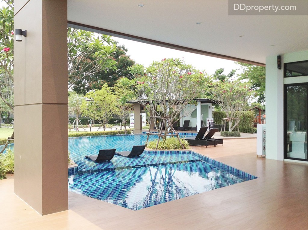 สระว่ายน้ำมีทั้งสระเด็ก และสระผู้ใหญ่