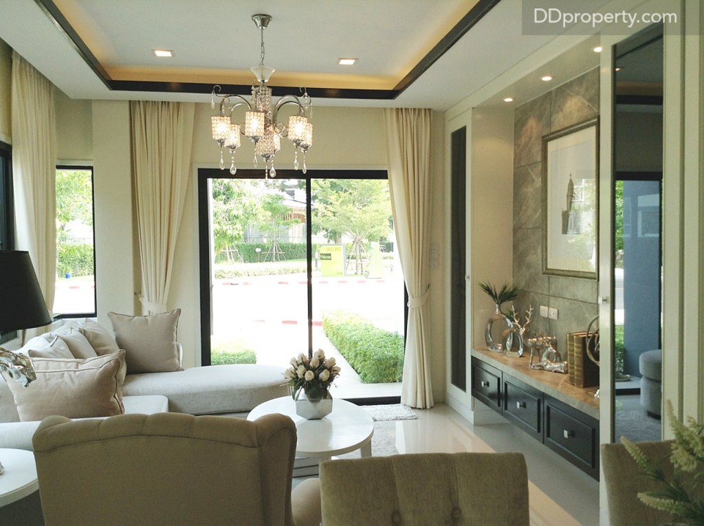 จากภายในบ้านสู่ภายนอกบ้าน