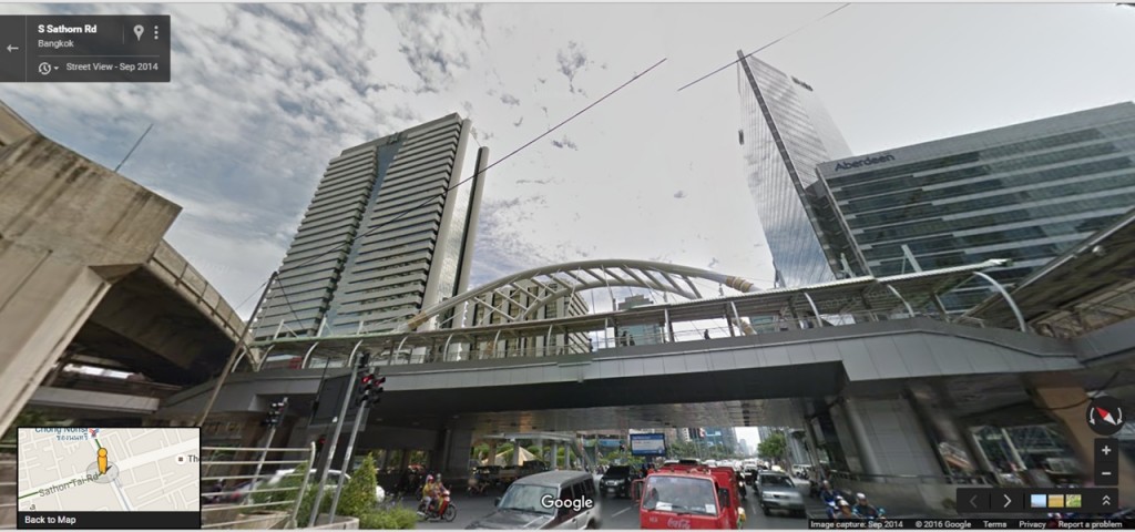 แยกช่องนนทรีย์บนถนนสาทรใต้ศูนย์รวมอาคารสำนักงานที่เป็นที่ตั้งของบริษัทชื่อดังมากมาย อีกหนึ่งจุด CBD ของกรุงเทพฯ