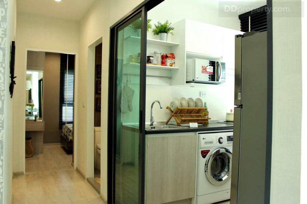 ออกมาจากห้องครัวจะเป็นทางเดินไปยังห้องน้ำ ห้องนอนเล็ก และ ห้องนอนใหญ่ตามลำดับ