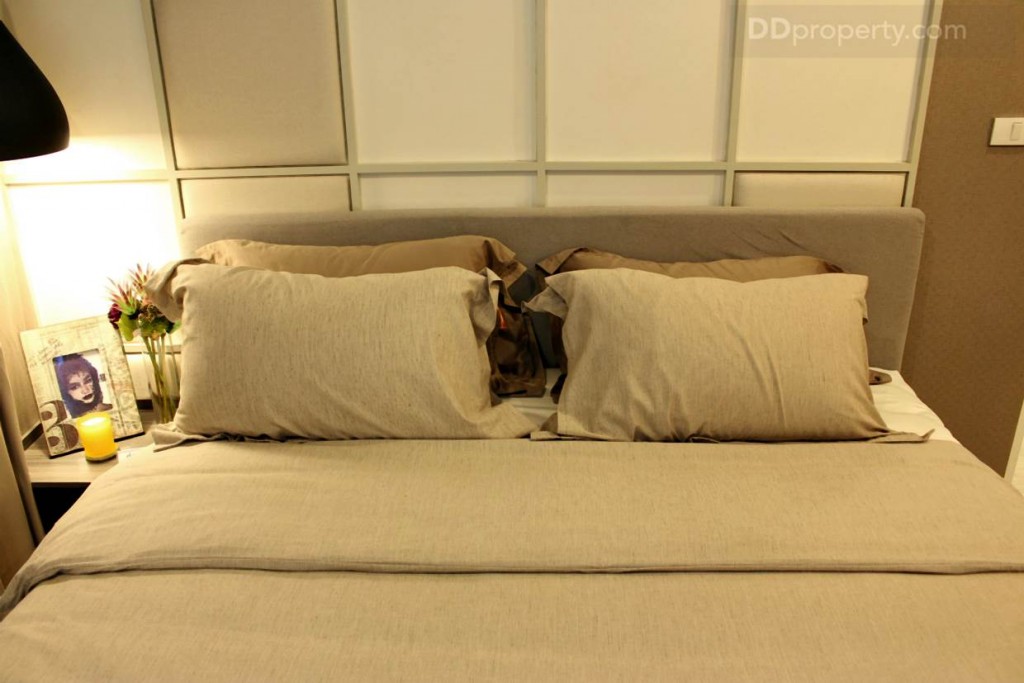 เตียงขนาด 5 ฟุต เต็มพื้นที่ห้อง