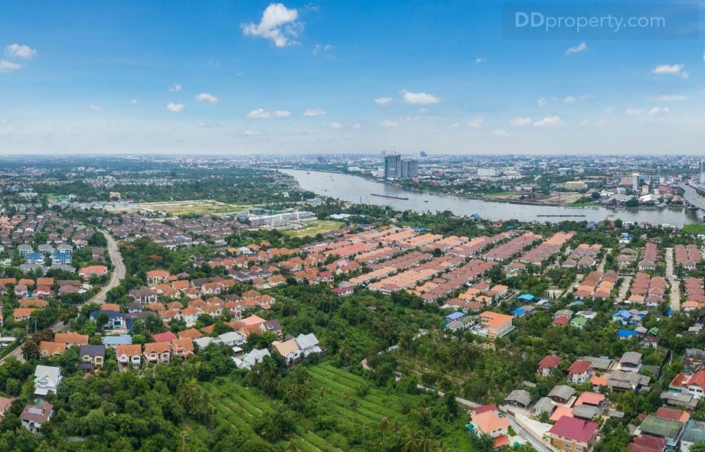 วิวทางทิศเหนือ จากความสูง 73 เมตร ประมาณชั้นที่ 25 เห็นได้ว่าแม้จะเป็นทิศเหนือแต่ก็ยังสามารถมองเห็นแม่น้ำเจ้าพระยาได้เช่นกันไม่ต่างจากทิศตะวันออกเลย