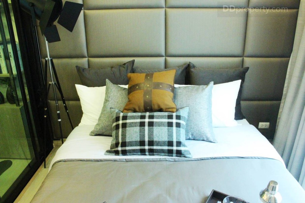 โครงการเลือกใช้เตียงขนาด 5 ฟุต ที่มาพร้อมกับฟูกที่นอน ซึ่งให้มาพร้อมกับห้องเช่นกัน