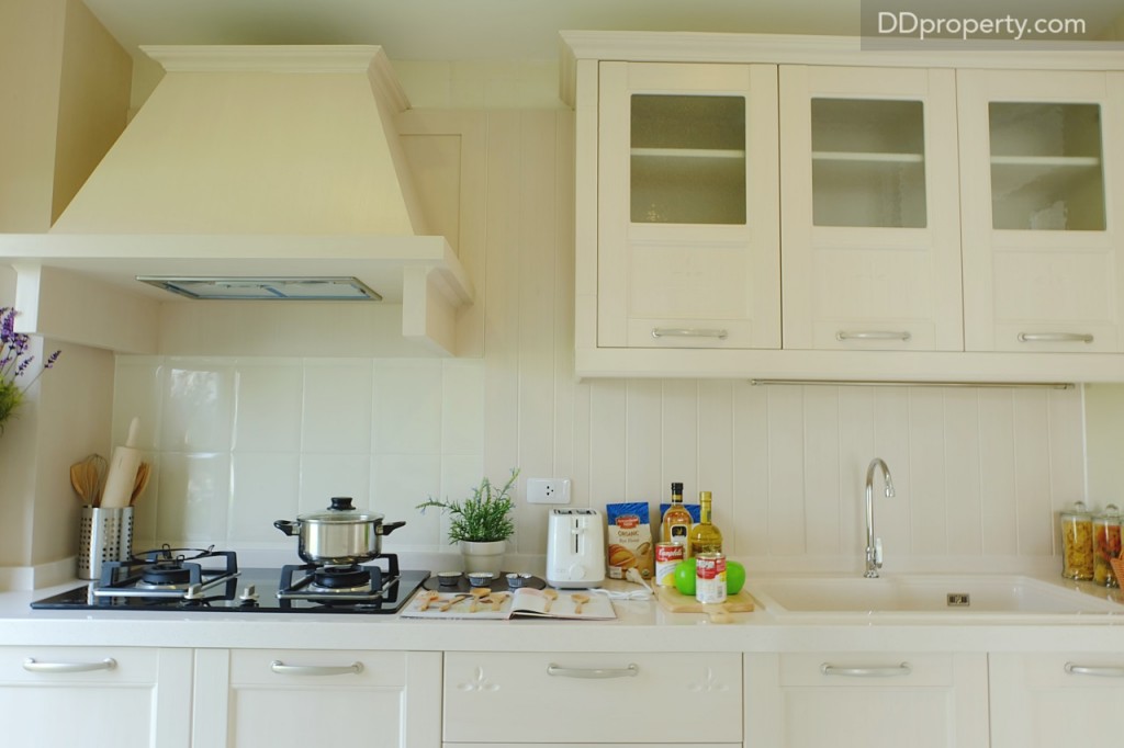 ห้องครัวที่สามารถทำเป็นครัวไทยได้ (โครงการจะให้เป็นห้องเปล่า)