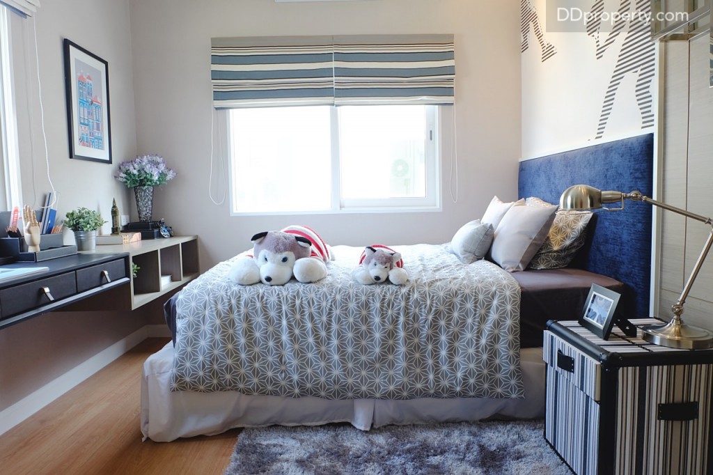 ห้องที่อยู่ด้านใน  ชั้น 2 มีขนาดใหญ่รองลงมาจากห้อง Master Bedroom  ประมาณ 4x3 เมตร เป็นห้อง semi-master bedroom ที่สามารถวางเตียงขนาด 5 ฟุตได้