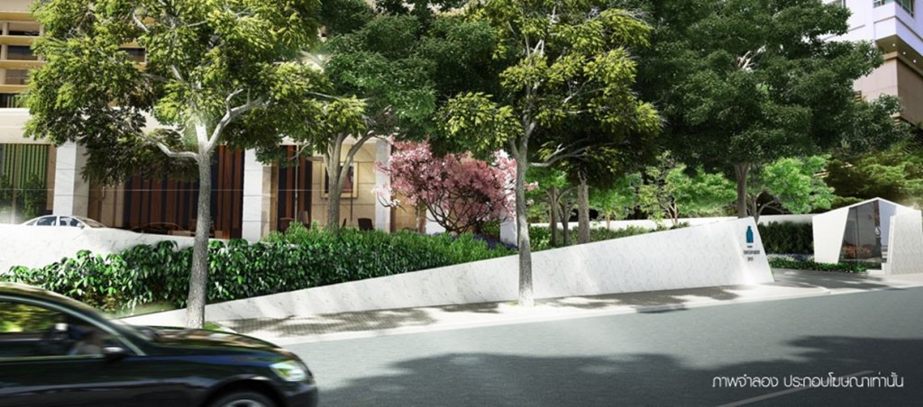 ที่ตั้งโครงการอยู่ติดกับถนนภายในซอยอยู่ห่างจากรถไฟฟ้าสถานี้พร้อมพงษ์ประมาณ 800 เมตร 