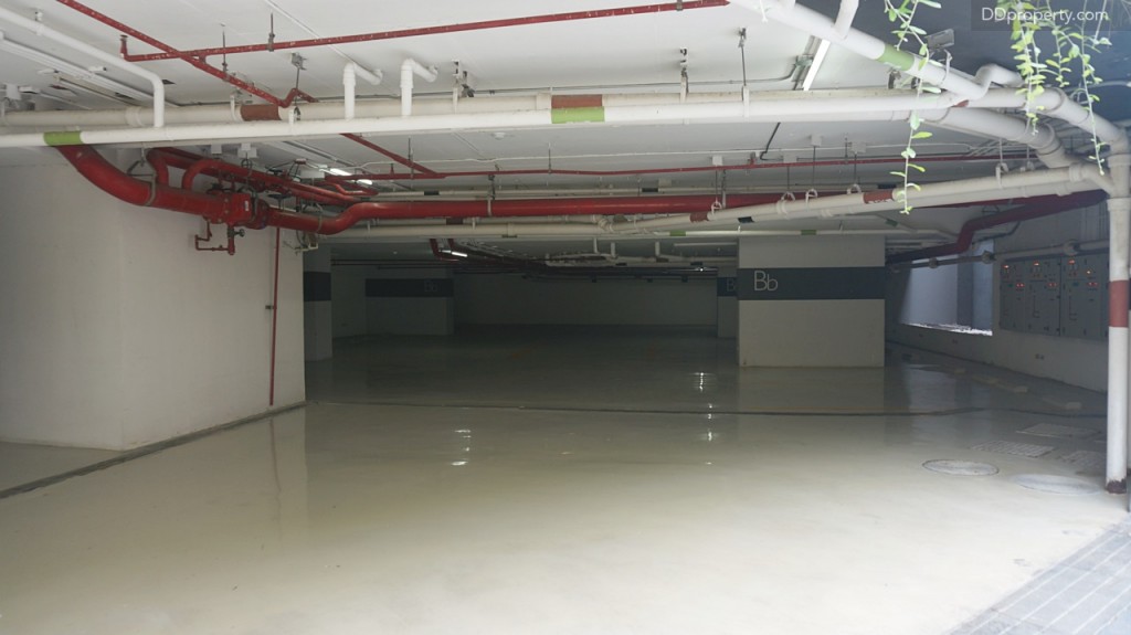 พื้นที่จอดรถใต้ดินประจำยูนิต จอดได้ 5 คัน