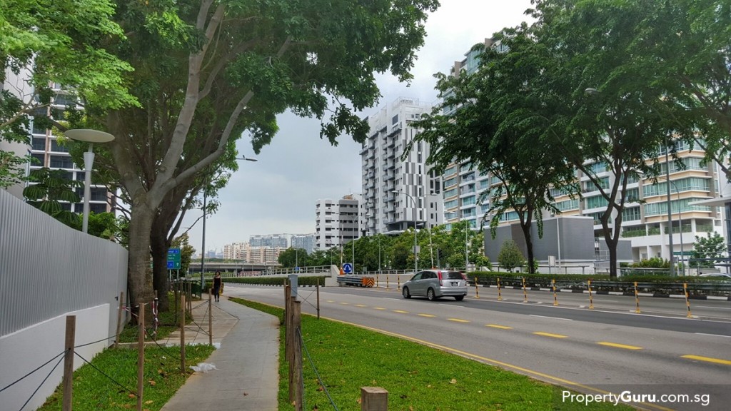 Path along Upper Serangoon Road